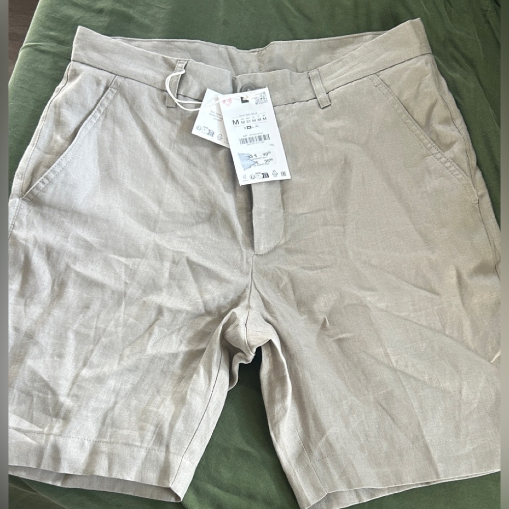 H&M Men's Beige Cargo Shorts